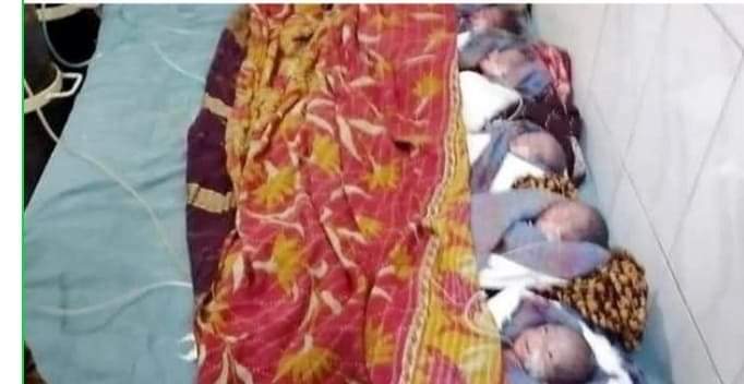 কুমিল্লার সেই ৫ সন্তানের মারা গেছে ৩ সন্তান, বেঁচে যাওয়া ২ জনকে নিয়ে হাসপাতালের মেঝেতে মা।