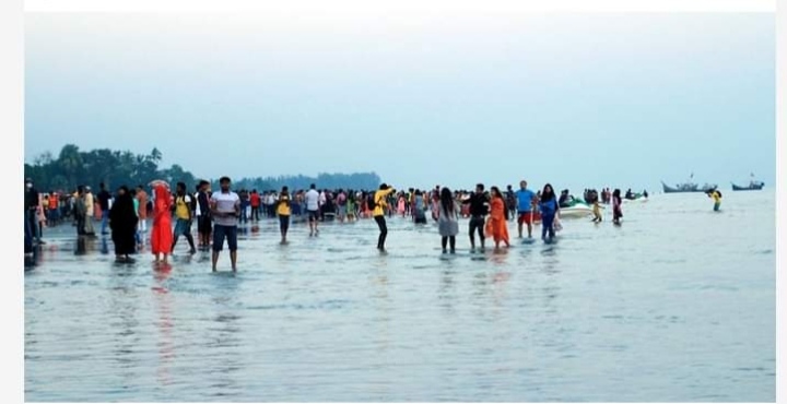 স্বাস্থ্যবিধির ধারধারে না   কুয়াকাটার পর্যটকরা..