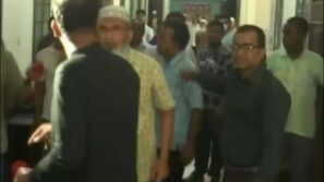 বরিশাল মেডিকেলে ছাত্রীকে র‍্যাগিং: সংবাদ সংগ্রহের সময় সাংবাদিকের উপর হামলা