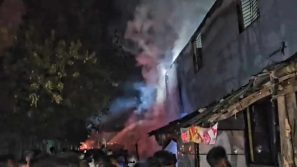 পটুয়াখালীর মহিপুরে ভয়াবহ অগ্নিকাণ্ড,মৎস্য আড়ৎ সহ ৬ টি দোকান আগুনে পুড়ে ছাই,