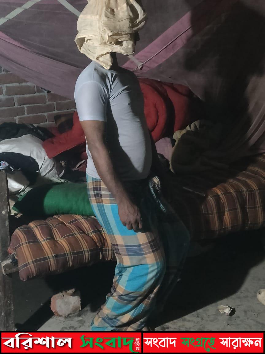 ​বরিশালে শ্লীলতাহানির অপবাদ ও পারিবারিক কলহের জেরে যুবকের আত্মহত্যা