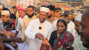 বরিশালে ৫ শতাধিক অসহায় মানুষের মাঝে ইফতার বিতরন করেন: জিয়া সিকদার