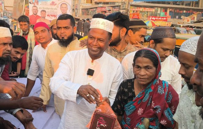 বরিশালে ৫ শতাধিক অসহায় মানুষের মাঝে ইফতার বিতরন করেন: জিয়া সিকদার