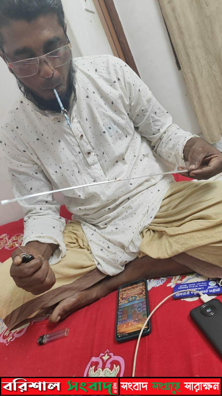 কুয়াকাটায় ইয়াবা সেবনে, মৎস্যজীবী দল নেতার ভিডিও ভাইরাল