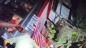 পটুয়াখালীতে নিয়ন্ত্রণ হারিয়ে যাত্রীবাহী বাস খাদে পড়ে হেলপার নিহত।