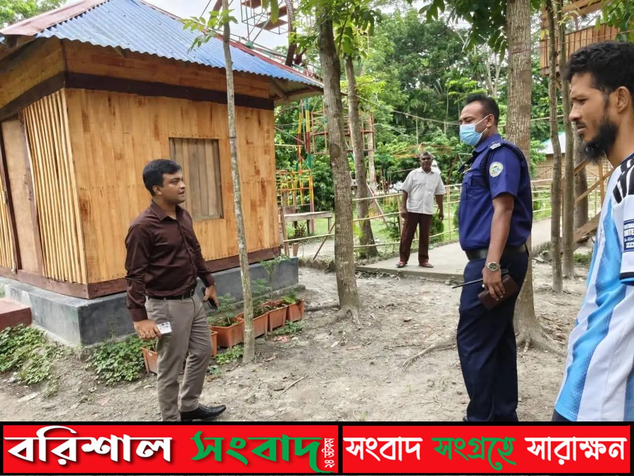 উজিরপুরে ময়না শিশু পার্কে অবৈধ ঝুপড়ি ঘর ও অনিয়মের অভিযোগে মোবাইল কোর্ট অভিযান