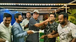 বাকেরগঞ্জে সহকর্মীদের সাথে সাংবাদিক মাসুম এর জন্মদিনের আনন্দ উদযাপন