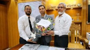 বরিশাল জেলা প্রশাসকের সাথে জেলা যুবদল নেতৃবৃন্দের সৌজন্য সাক্ষাৎ ও ফুলের শুভেচ্ছা বিনিময়