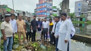 ভাণ্ডারিয়ায় তাঁতীদলের উদ্যোগে দশআনি পুকুর পরিষ্কার, বৃক্ষরোপণ ও বাজার পরিচ্ছন্নতা