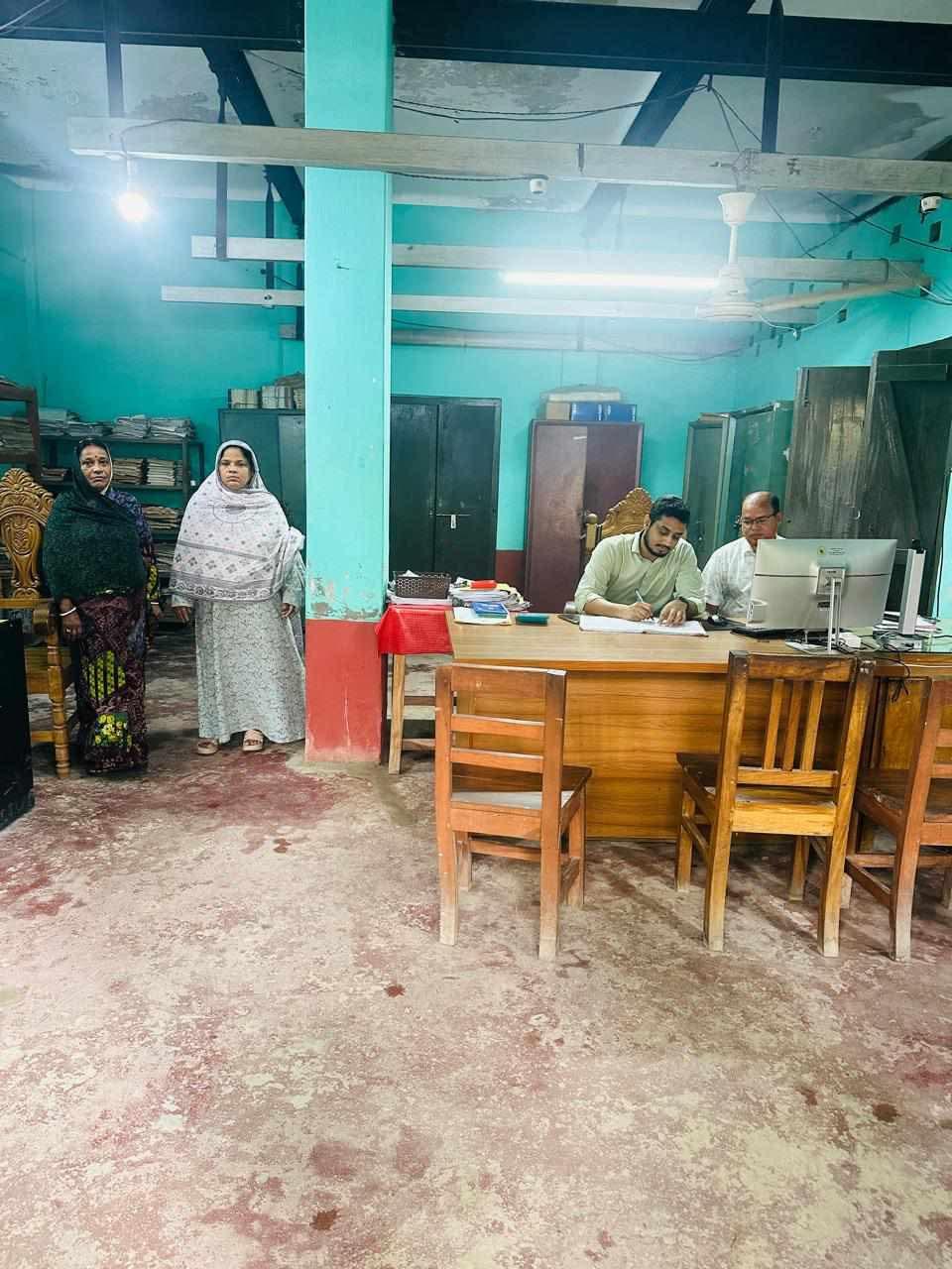 ভূমি অফিসে বরিশাল জেলা প্রশাসনের অ্যাকশন, অনুপস্থিত দুই কর্মচারী স্ট্যান্ড রিলিজ