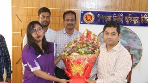 উজিরপুরে নতুন এসিল্যান্ড উম্মে সালমা খানুন, ফুলেল শুভেচ্ছায় বরণ