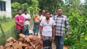 নিজ অর্থে সড়ক সংস্কার, প্রশংসায় পলাশ কুন্ডু